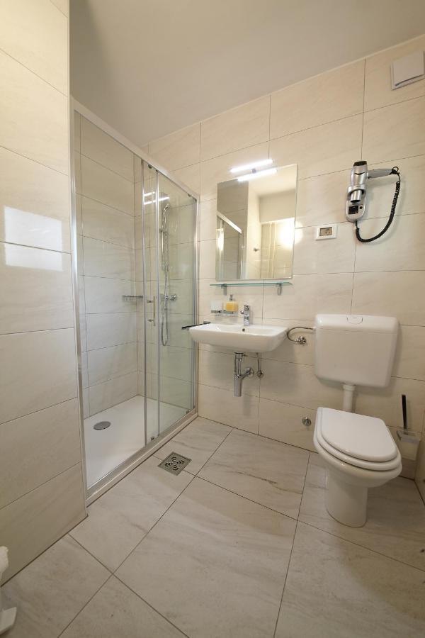 Villas - Hotel & Resort Adria 安卡兰 外观 照片
